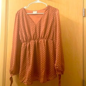 *MATERNITY* Womens Medium - Blush Pink V-neck blouse